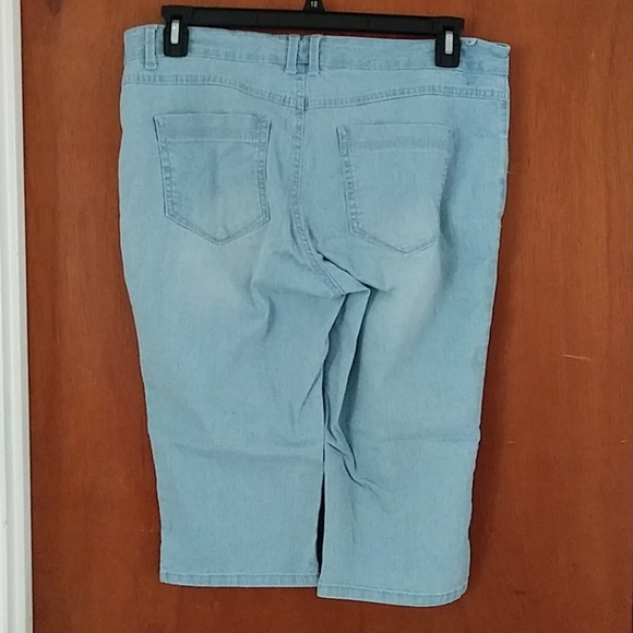 Capris - Picture 2 of 2